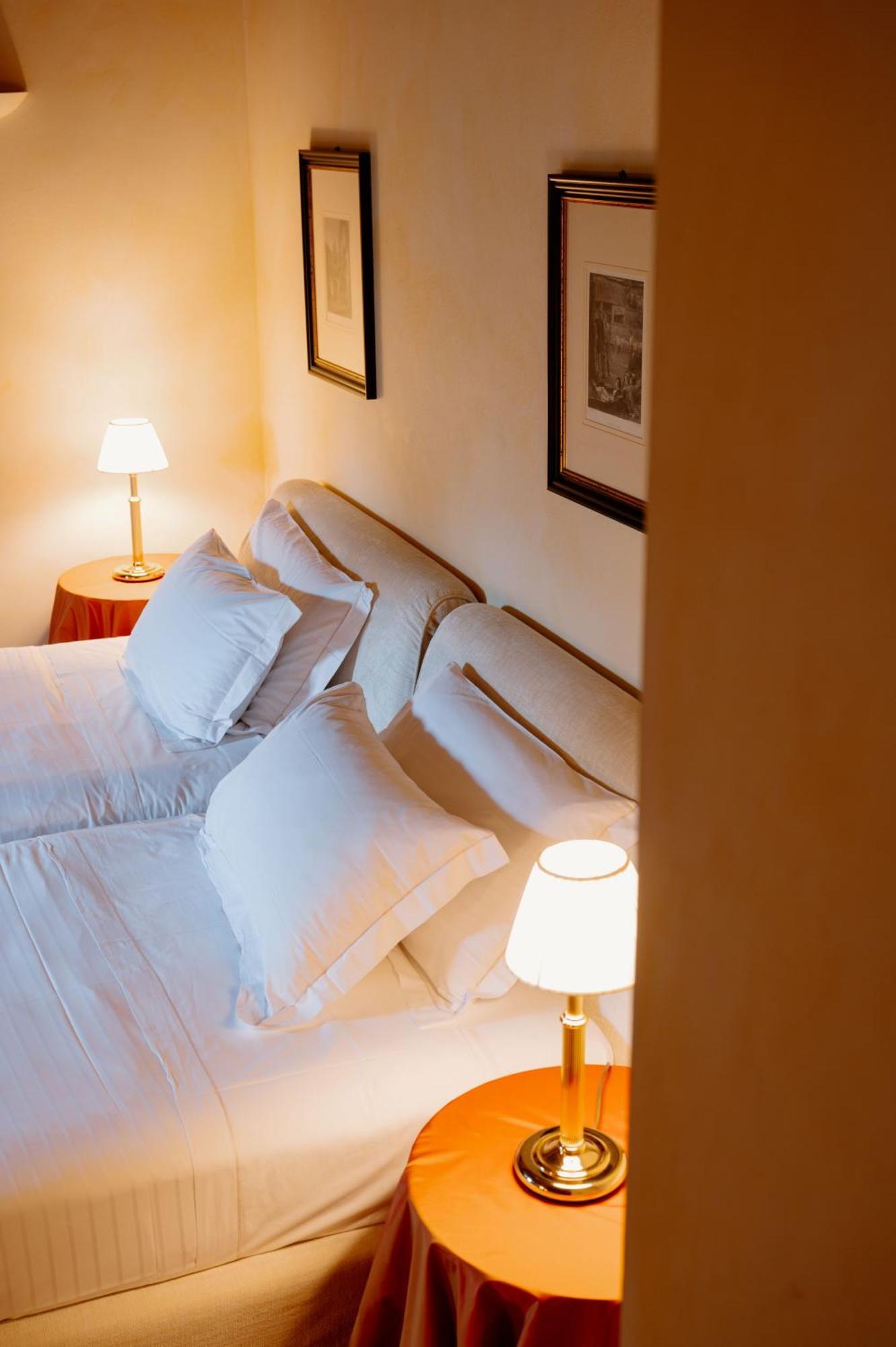 Hotel Casa Pavesi Grinzane Cavour Luaran gambar